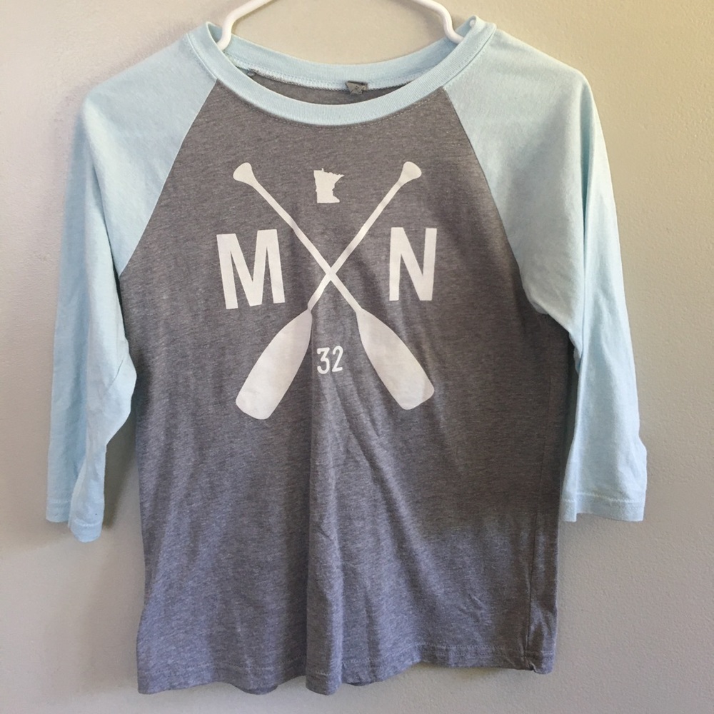 Minnesota 3 quarter gray and light blue shirt